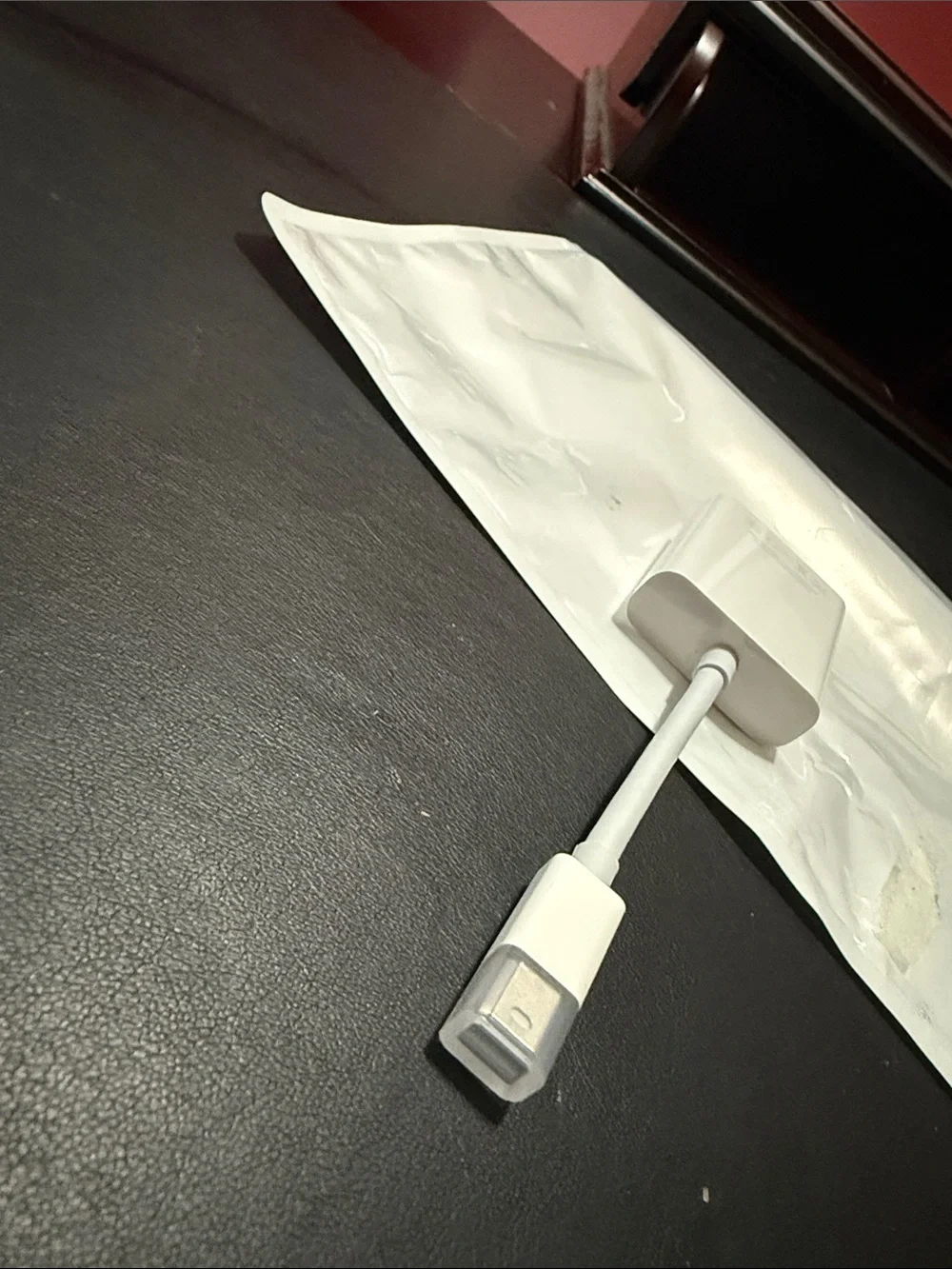 Apple White Mini Display Part to VGA adapter
